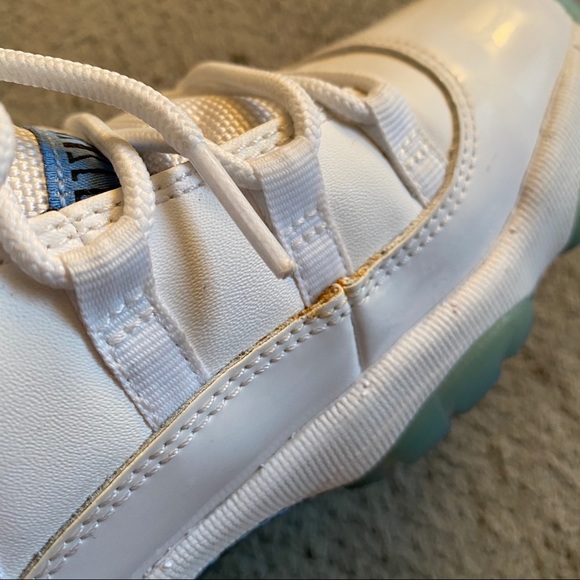 SOLD Retro Jordan Columbia 11 - Picture 6 of 7